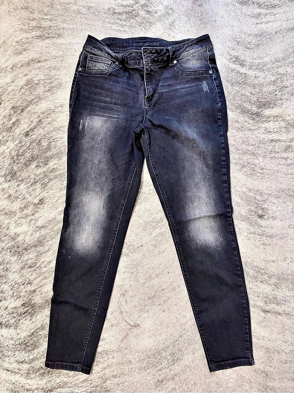 Women’s Skinny Jeans in Black
